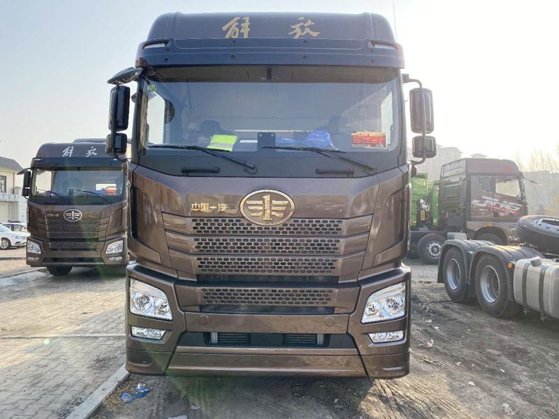 JH6 560馬力領航版牽引車