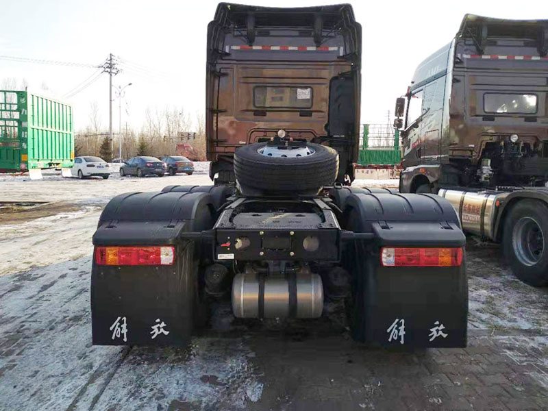 JH6 550馬力自動擋牽引車